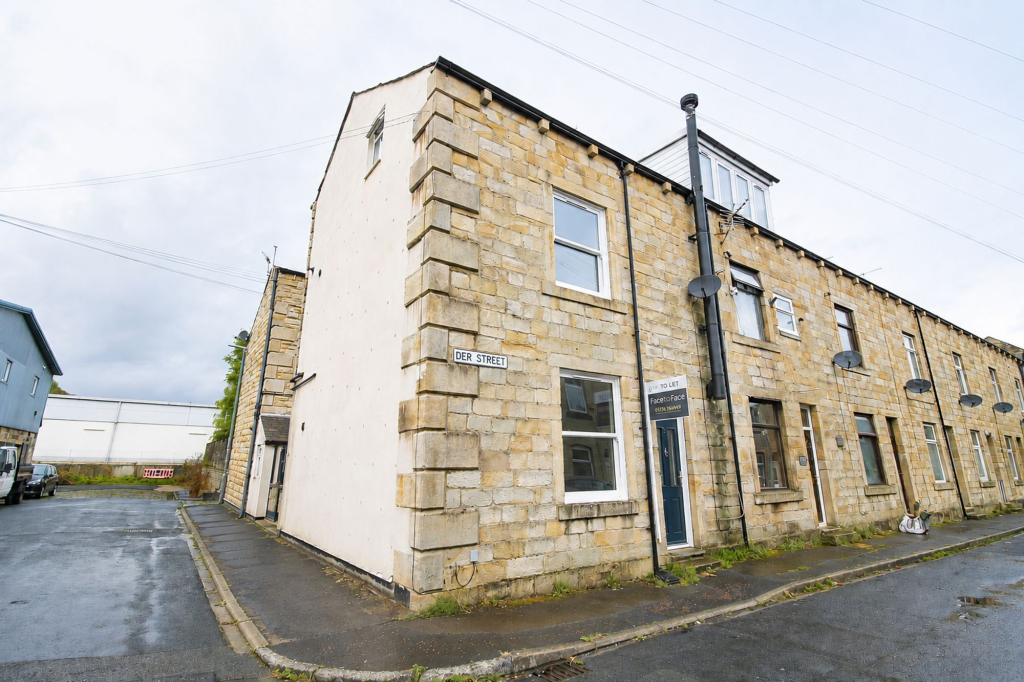 Main image of property: Der Street, Todmorden, OL14