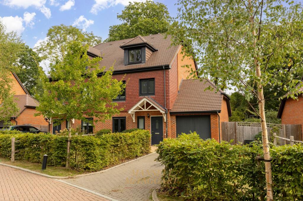 Main image of property: Sunnyside Close, East Grinstead, RH19