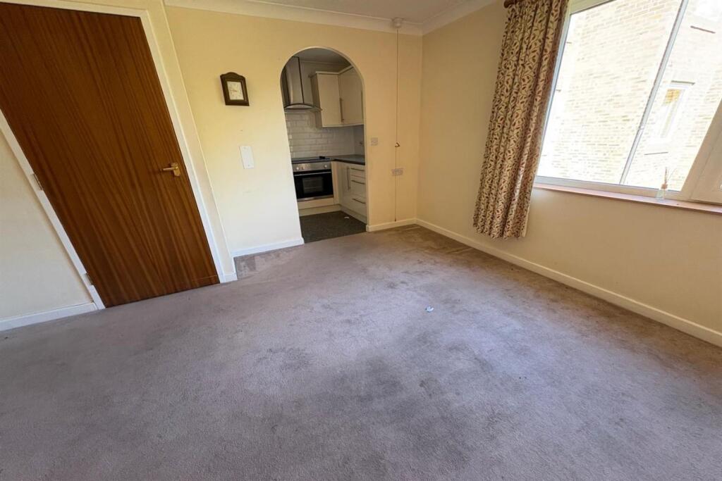 Main image of property: Homedell House, Roundwood Lane, AL5
