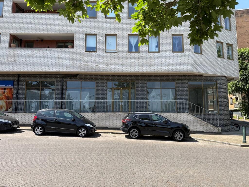 Main image of property: 139 Beaumont Road, Southfields, London, SW19 6RY