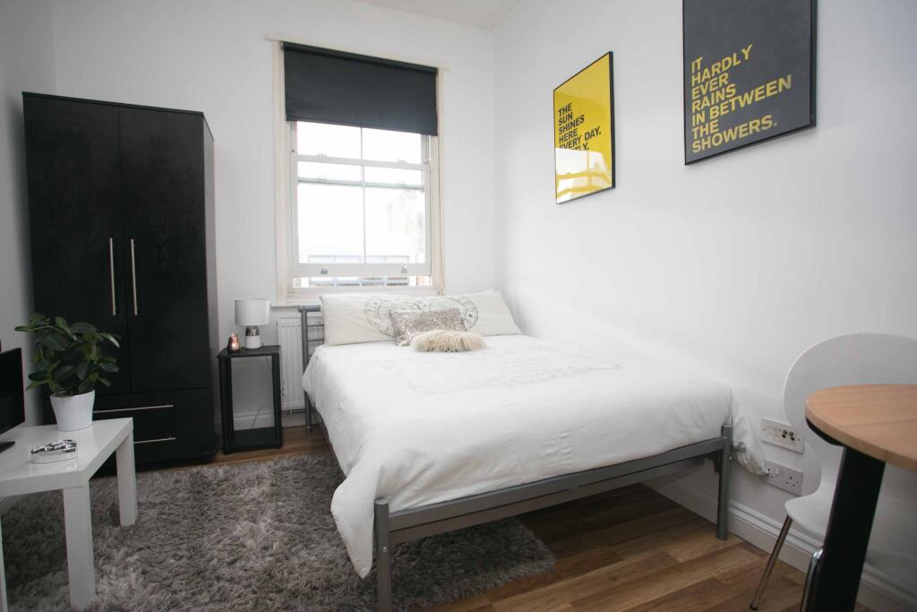 Main image of property: Brent Street, Hendon, NW4