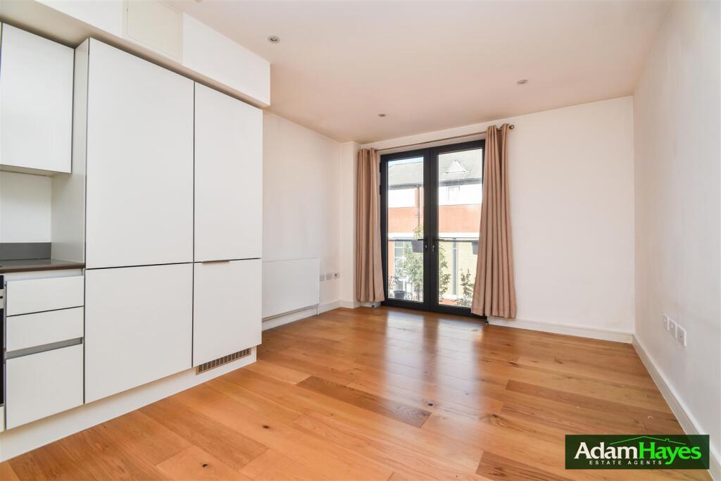 Main image of property: Totteridge Lane, Whetstone, N20