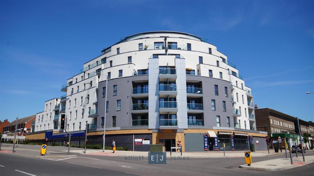 Main image of property: The Broadway, Loughton