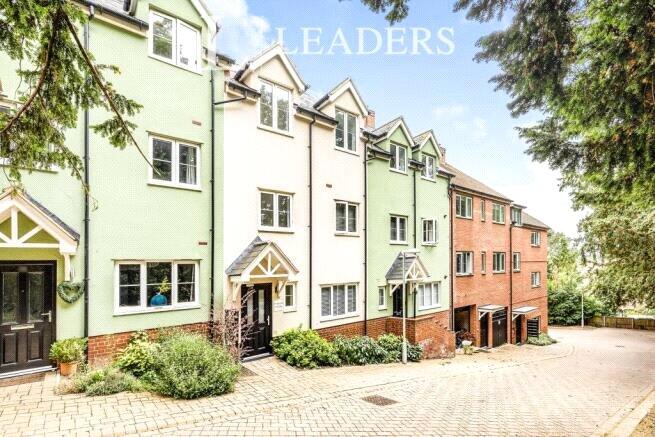 Main image of property: Summerhouse Hill, Buckingham, Buckinghamshire, MK18