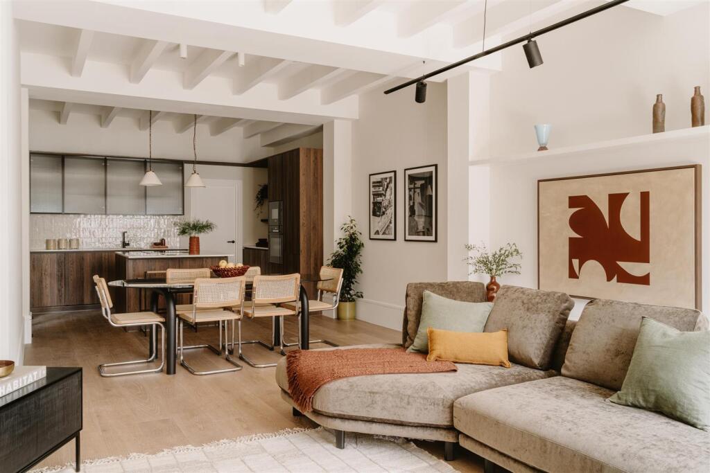 Main image of property: Fulham Road, Fulham