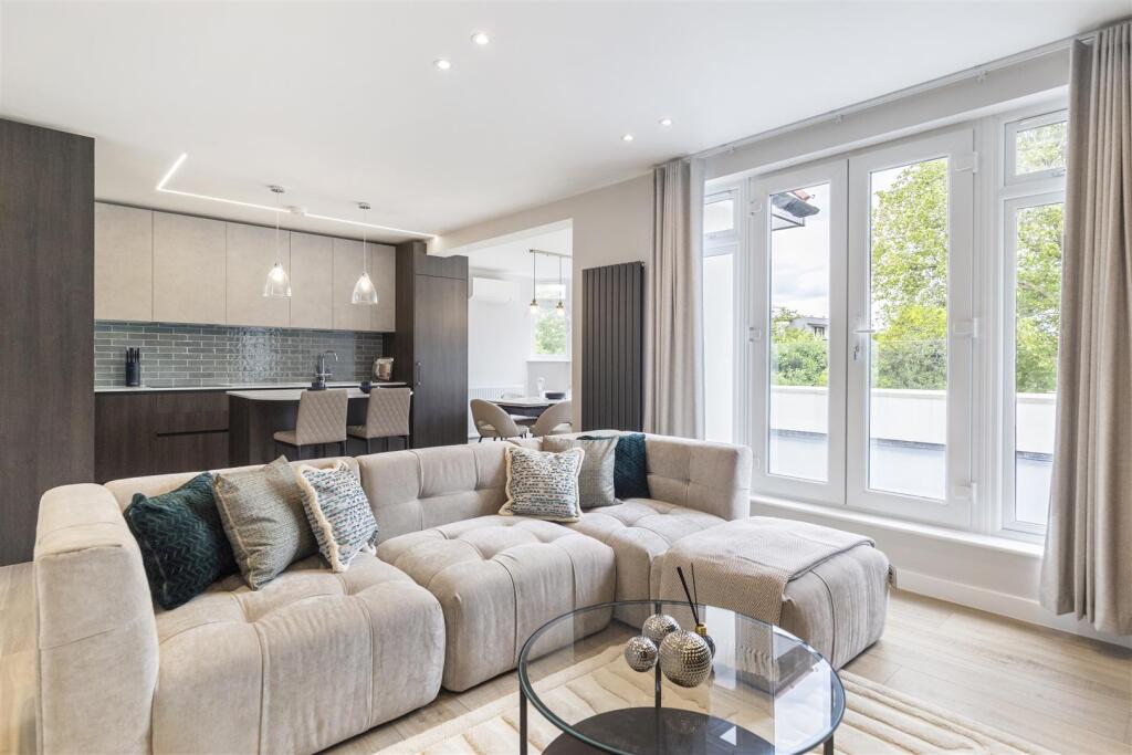Main image of property: THE RIDGEWAY, GOLDERS GREEN, NW11