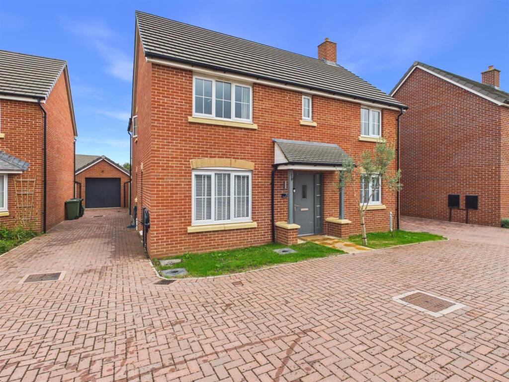 Main image of property: Horsefair Close, Newent
