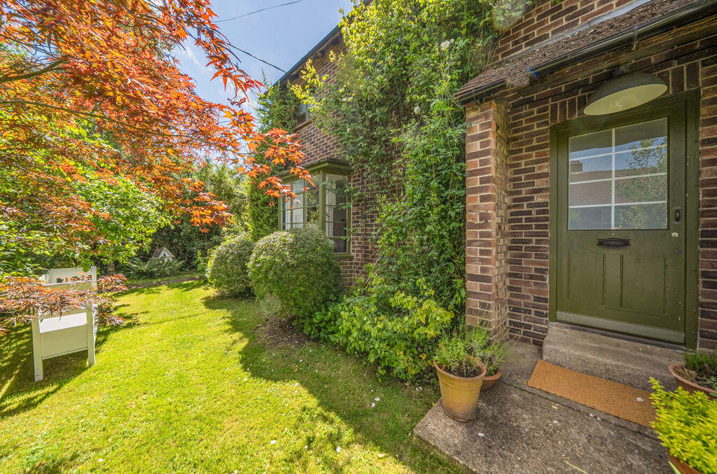 Main image of property: Elham 