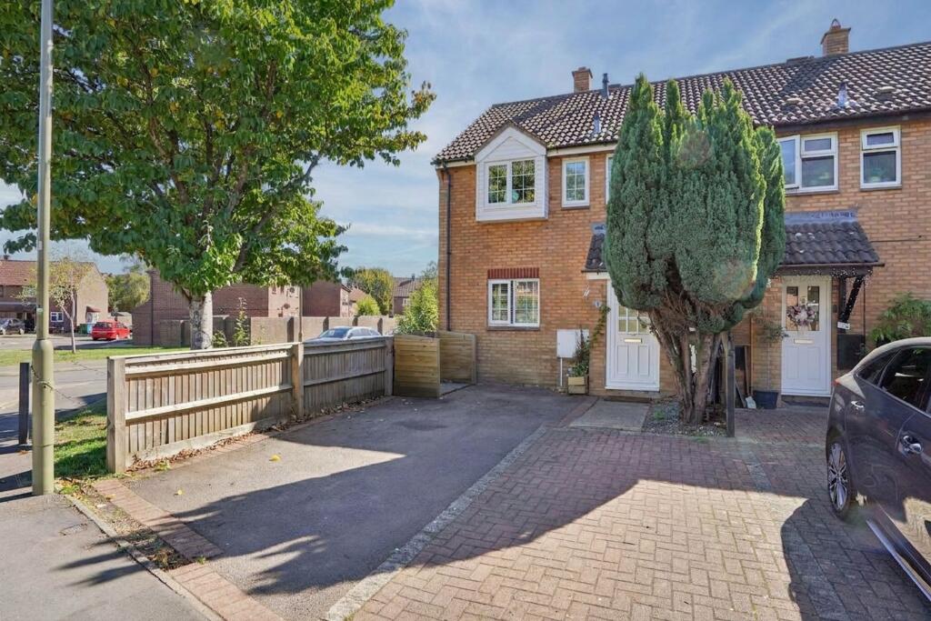 Main image of property: Hendon Place, Bicester, OX26