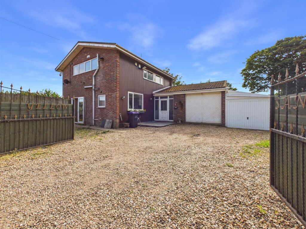 Main image of property: Yellow Sands, Anderby Creek, Skegness