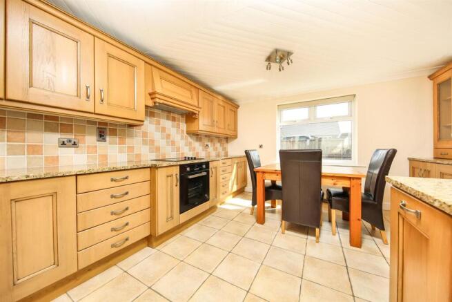 Kitchen Diner2.jpg