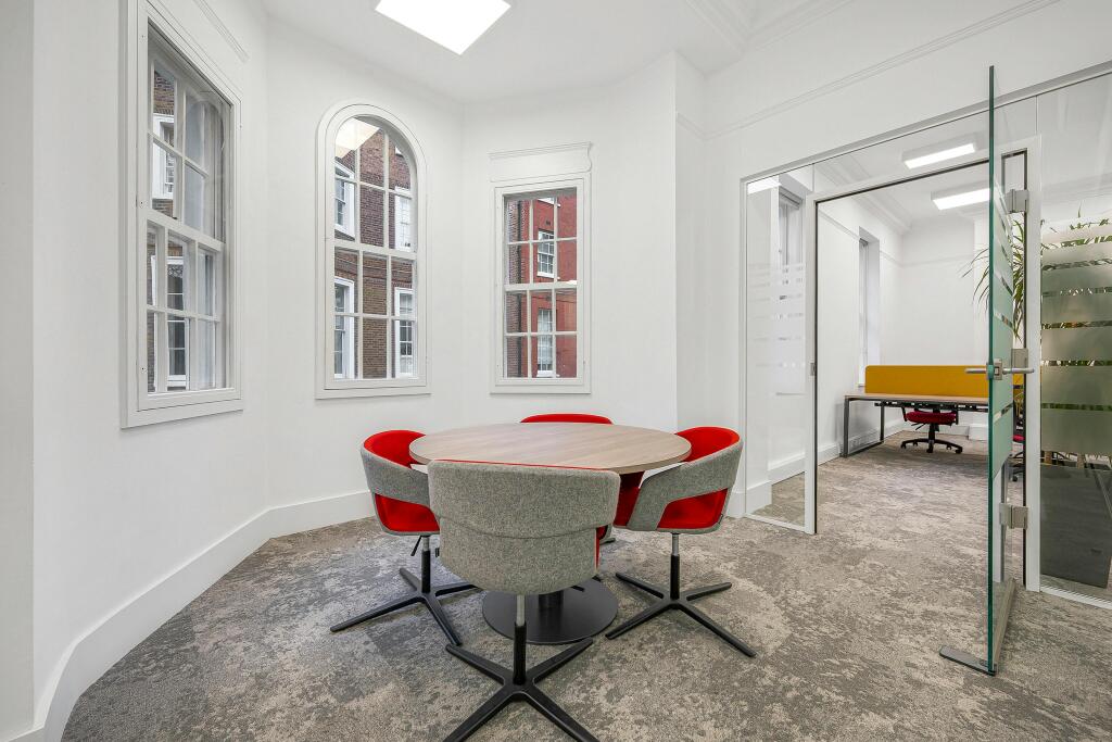 OFFICE7.jpg