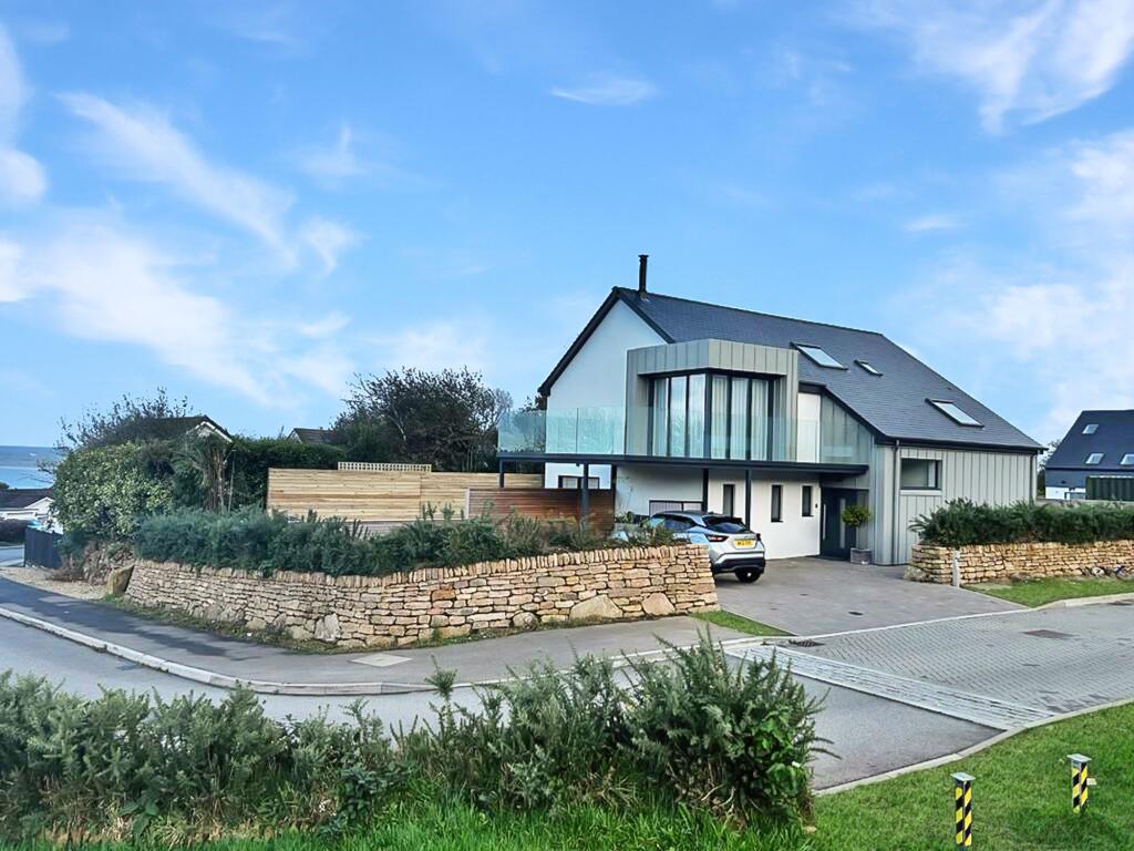 Main image of property: 17 Menhyr Park, Carbis Bay, TR26