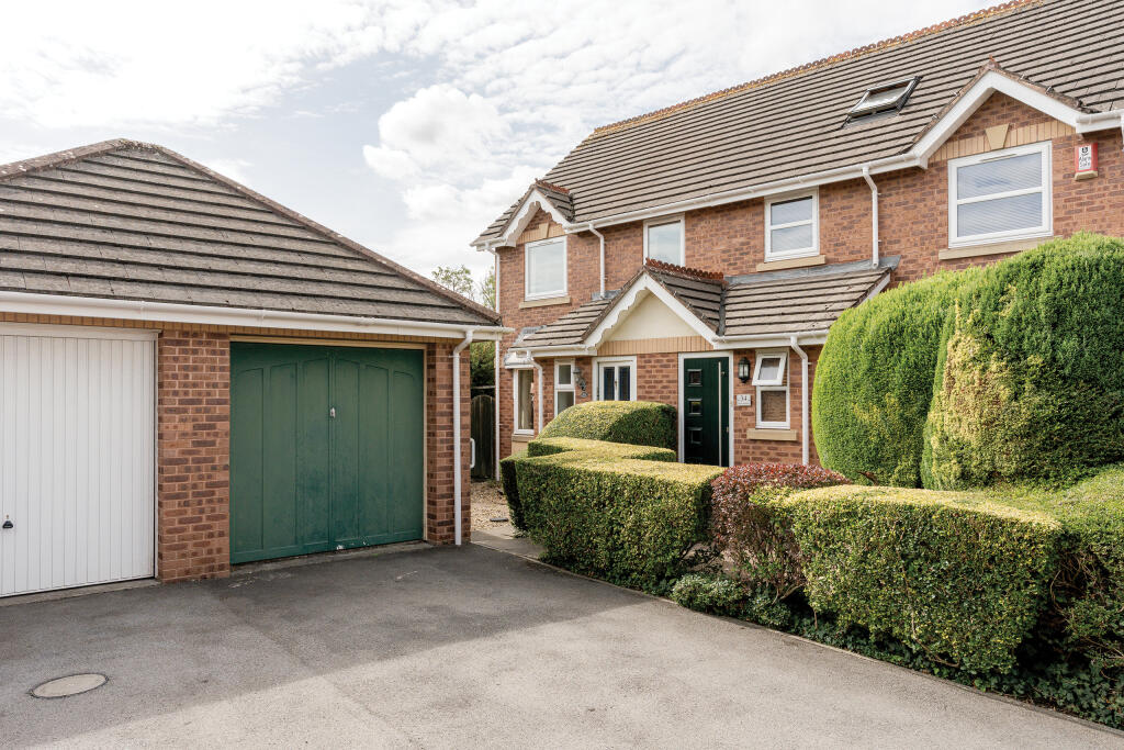 Main image of property: Heron Gardens, Portishead