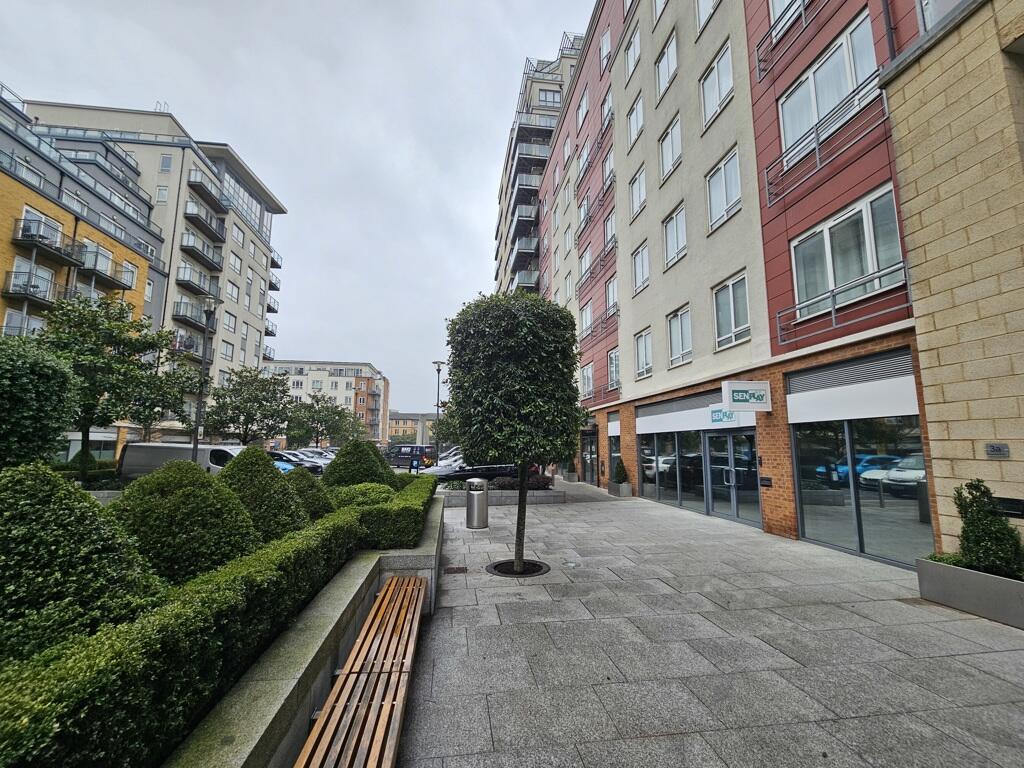 Main image of property: 15a Boulevard Drive, London, Greater London, NW9 5JH
