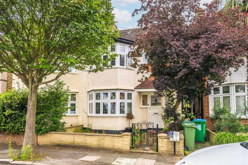 Main image of property: West Park Avenue, Kew