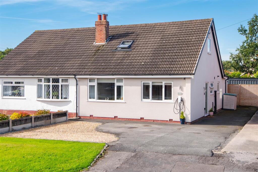Main image of property: Liverpool Old Road, Walmer Bridge, Preston