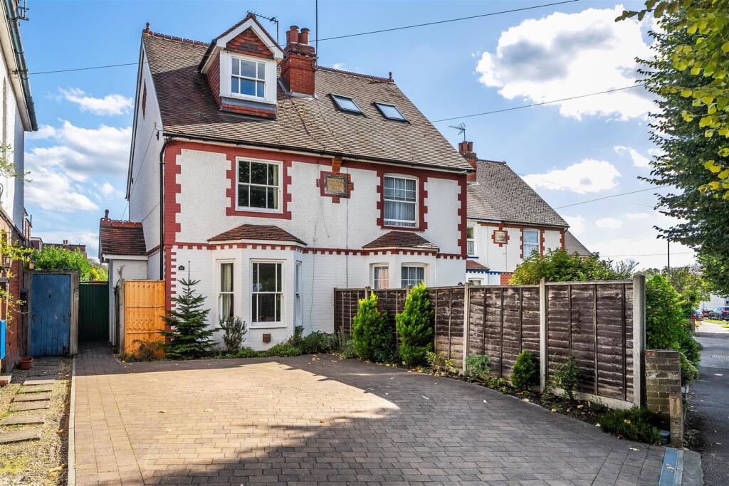 Main image of property: BARNETT WOOD LANE, LEATHERHEAD, KT22