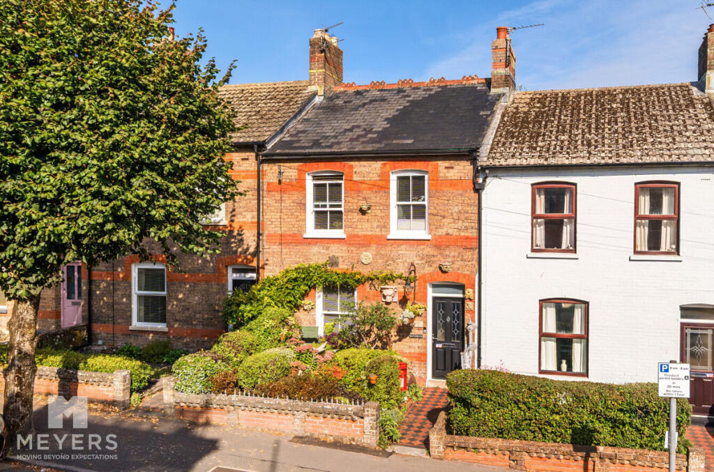 Main image of property: Bridport Road, Dorchester, DT1 2