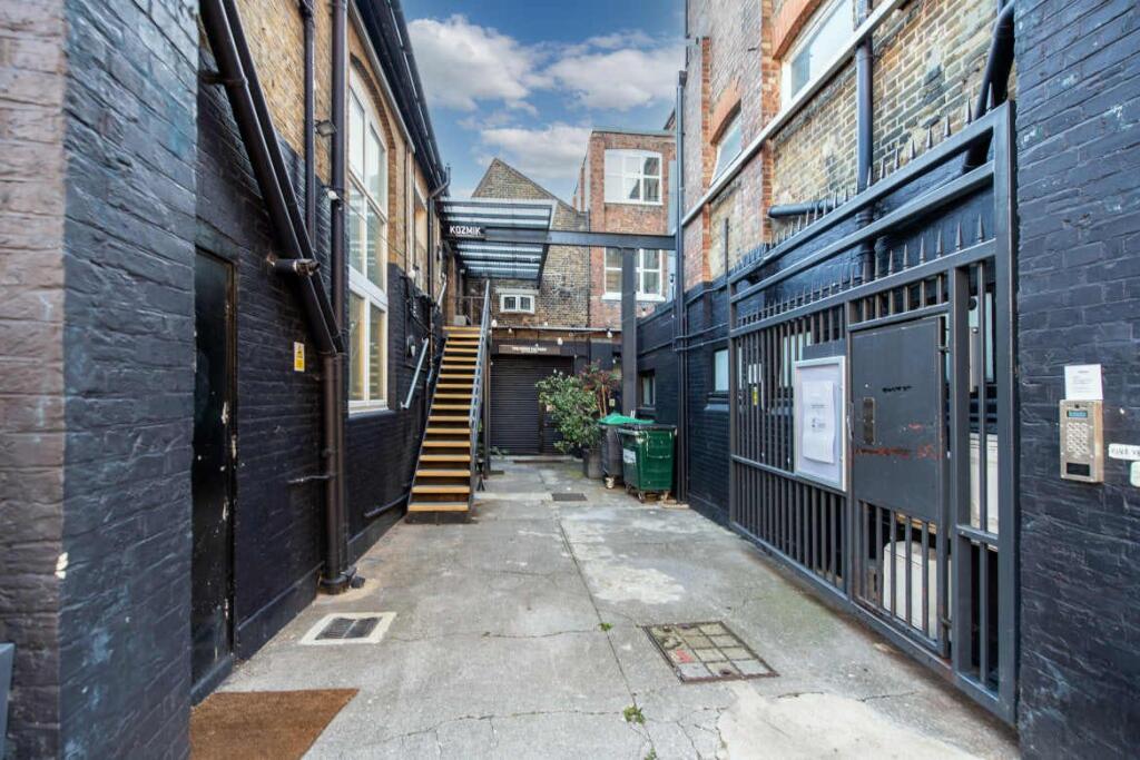 9-15 Elthorne Road
