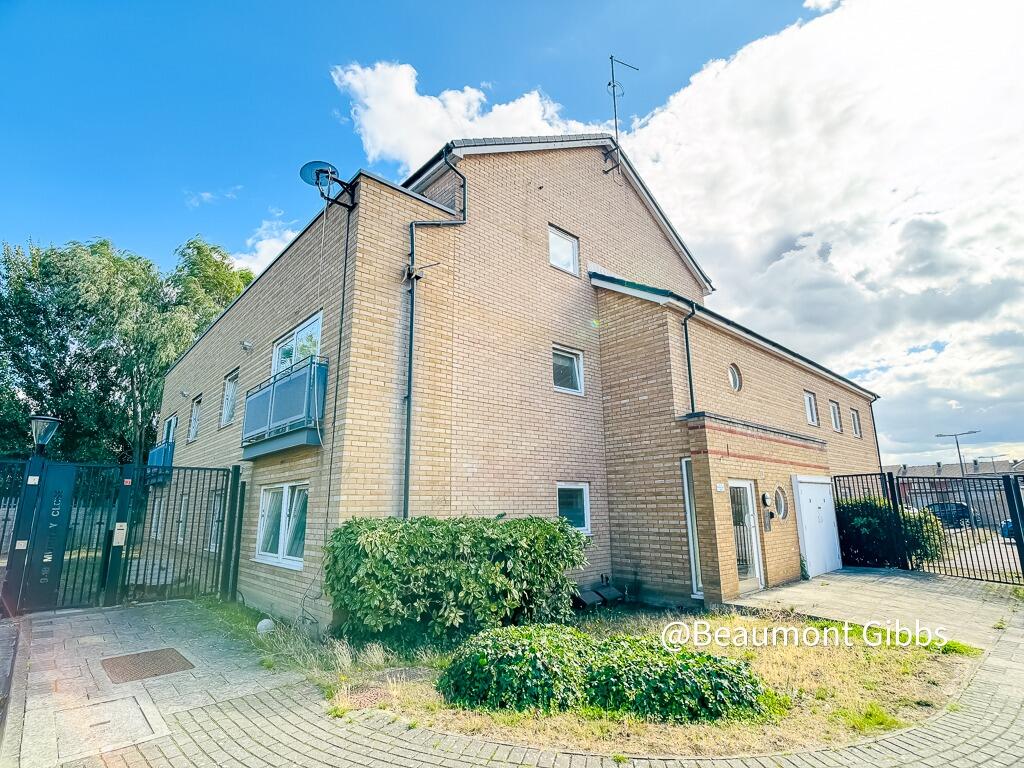 Main image of property: Murray Close, West Thamesmead, London, SE28 0NT