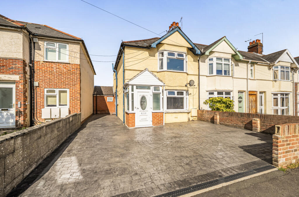 Main image of property: Cricket Road, East Oxford