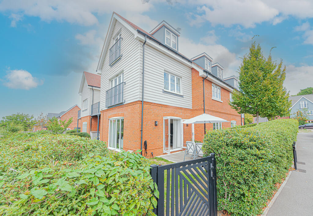 Main image of property: Warfield, Bracknell