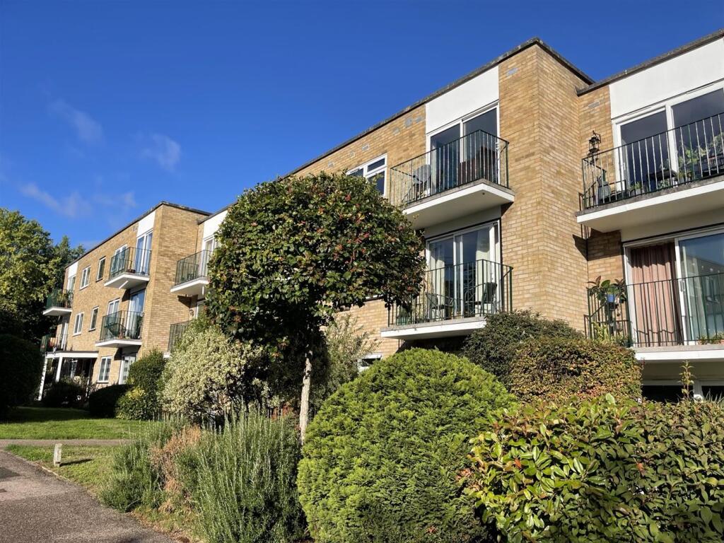 Main image of property: The Maples, Hitchin