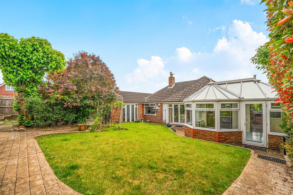 Main image of property: Hurst road, Twyford, Berkshire, RG10