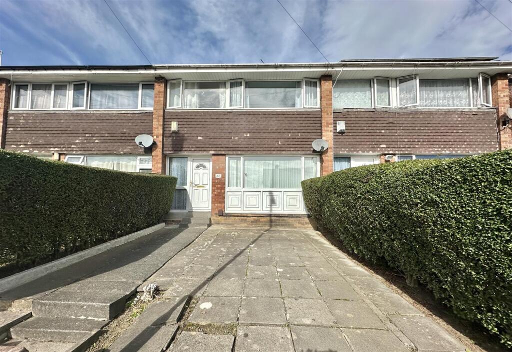 Main image of property: The Crescent, Ravensthorpe, Dewsbury