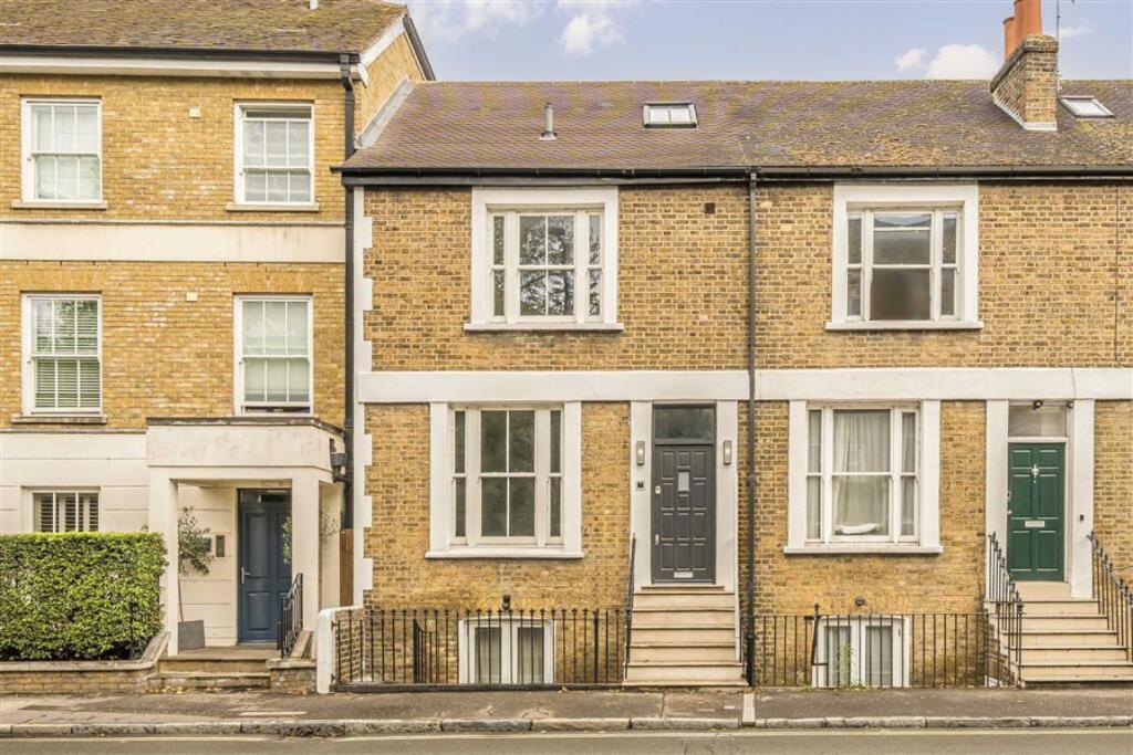 Main image of property: Mortlake High Street, East Sheen
