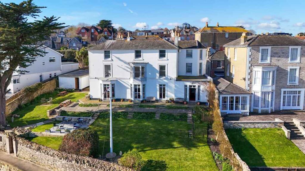 Main image of property: S-520222 - Northbank Hotel, Circular Road, Seaview PO34 5ET