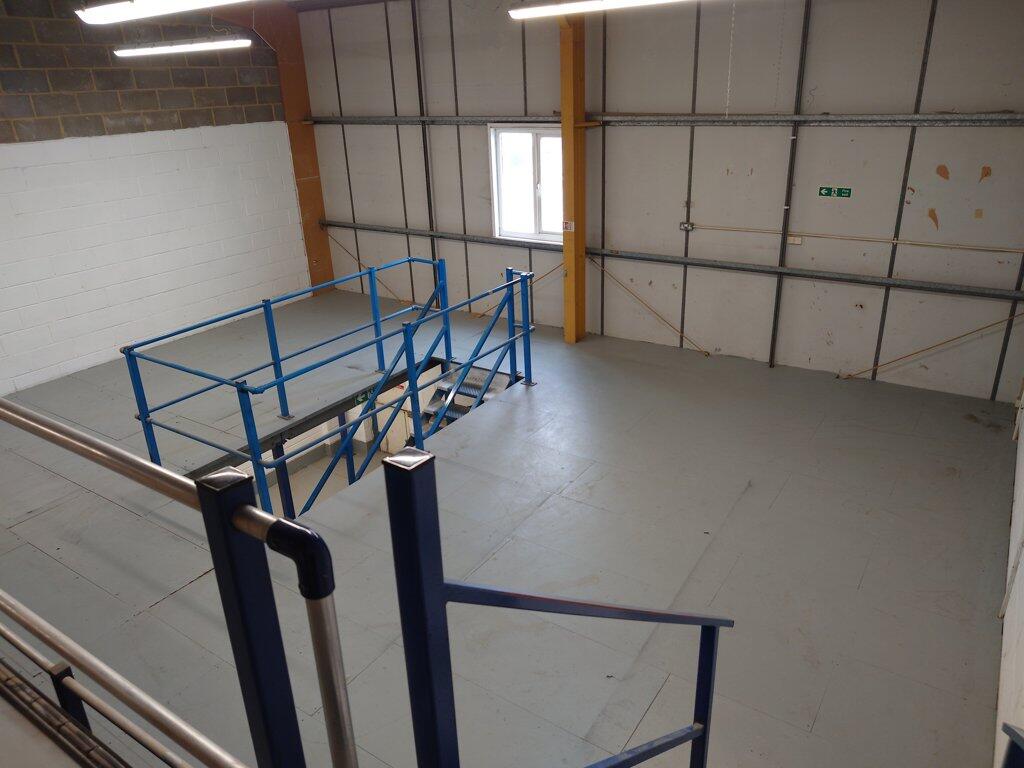 Photo 9. Mezzanine 1.