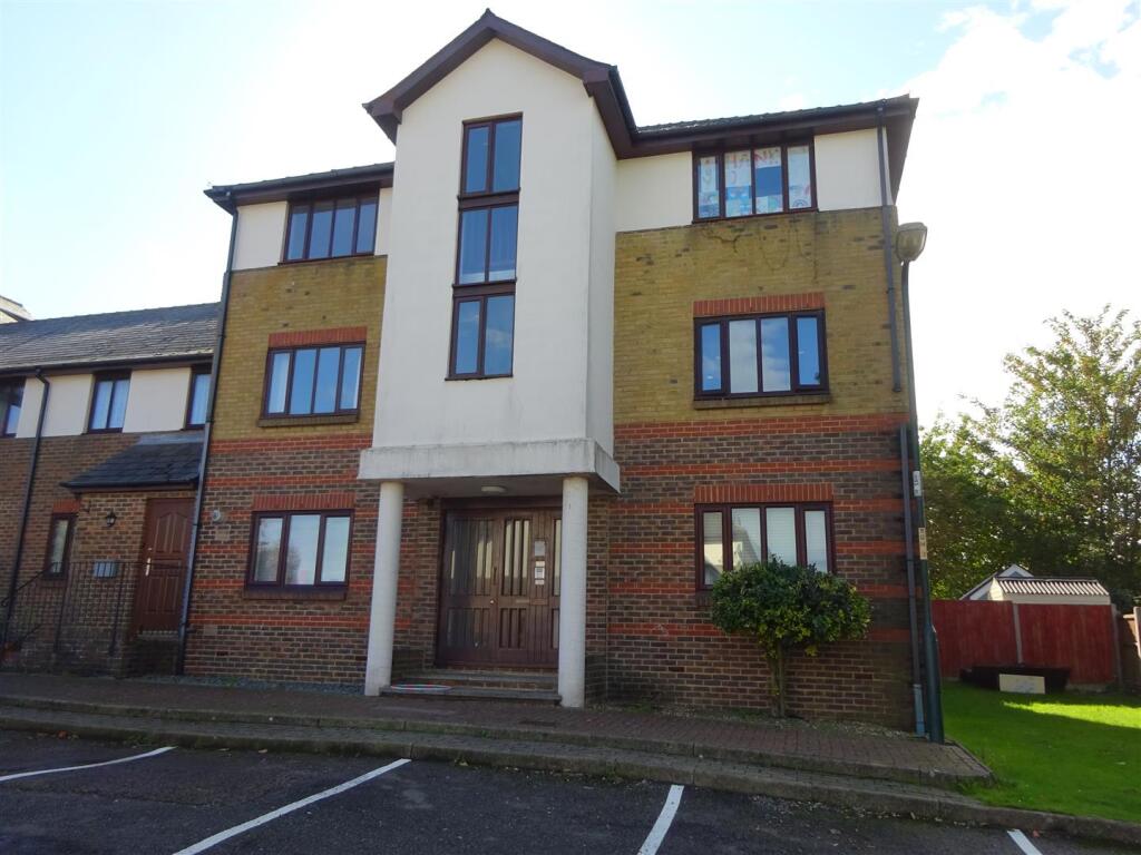 Main image of property: Semple Gardens, Chatham