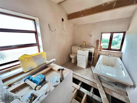 Bramleys Estate Agents - Quarmby Road - Building a
