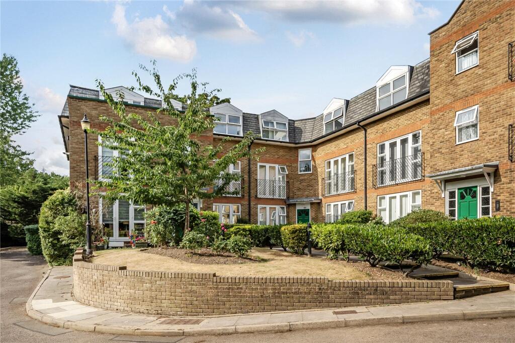 Main image of property: Foxwood Green Close, Enfield, EN1