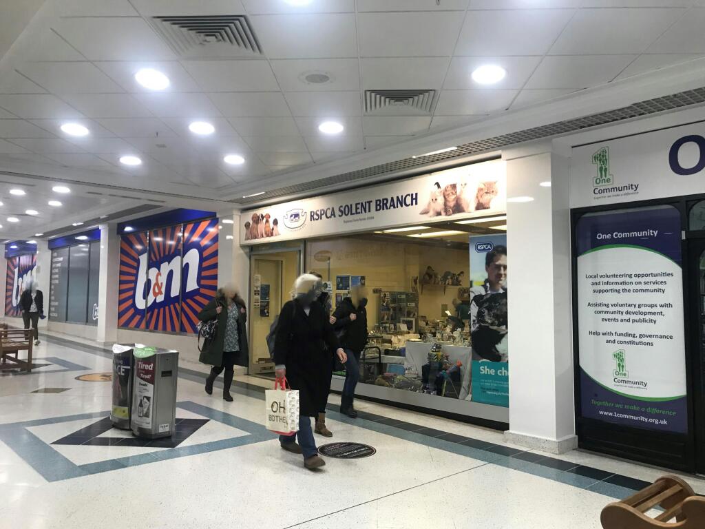 PHOTO 1 Unit 76 53 Osborne Mall Fareham Shopping Centre faces blurred.jpg