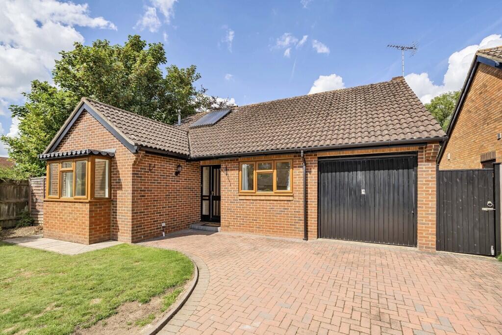 Main image of property: Ilex Close, Sonning Common, Reading, Oxfordshire, RG4
