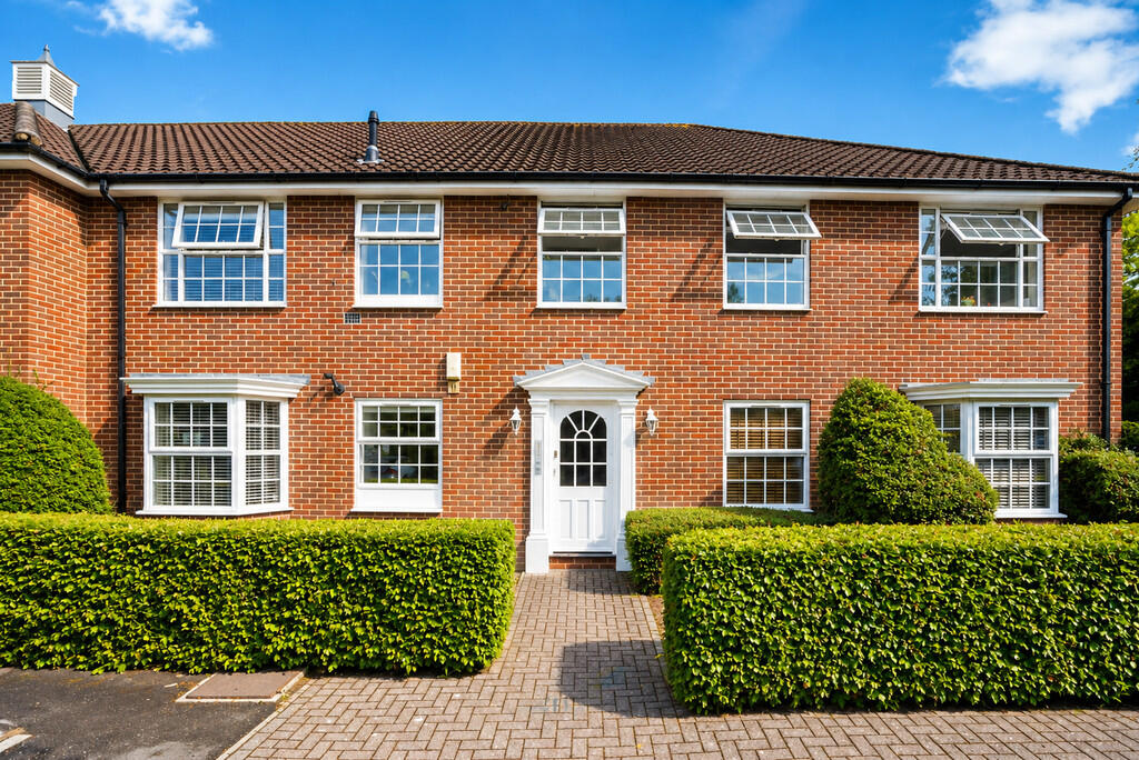 Main image of property: Parkway Gardens, Welwyn Garden City