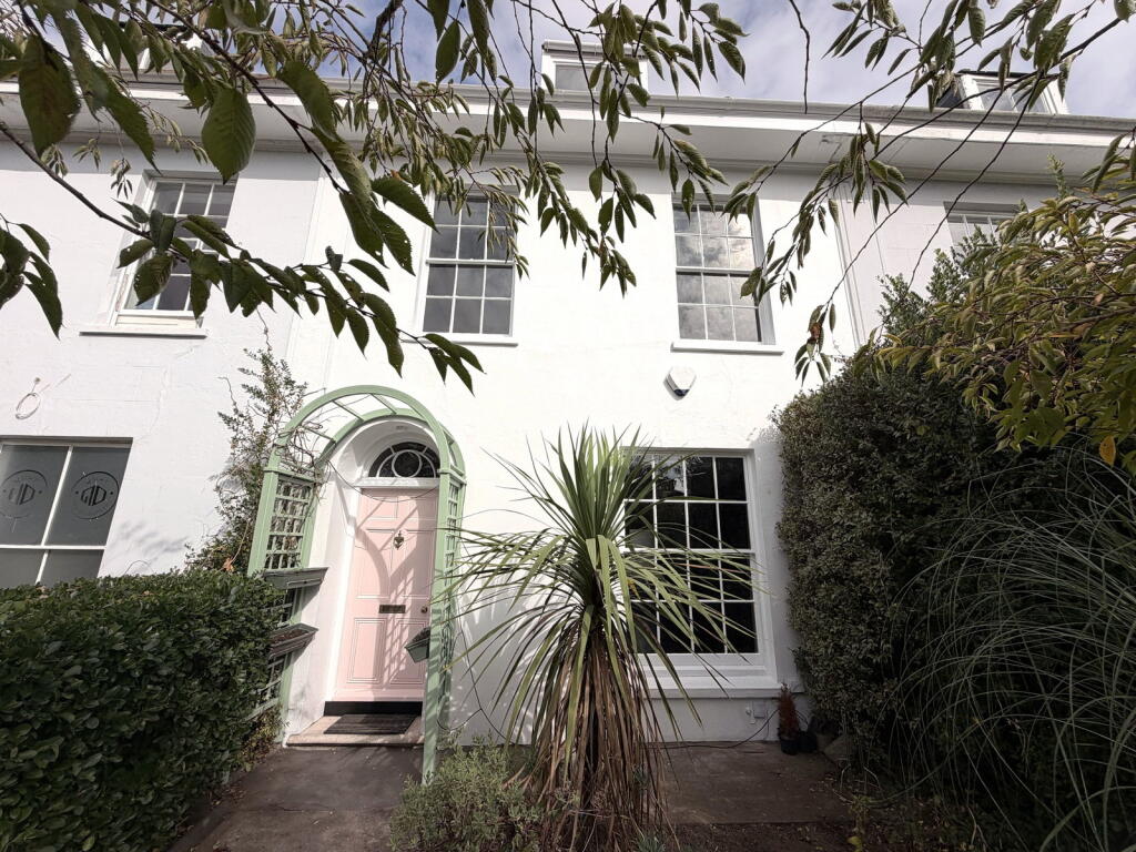Main image of property: The Promenade, Kingsbridge, TQ7 1JE