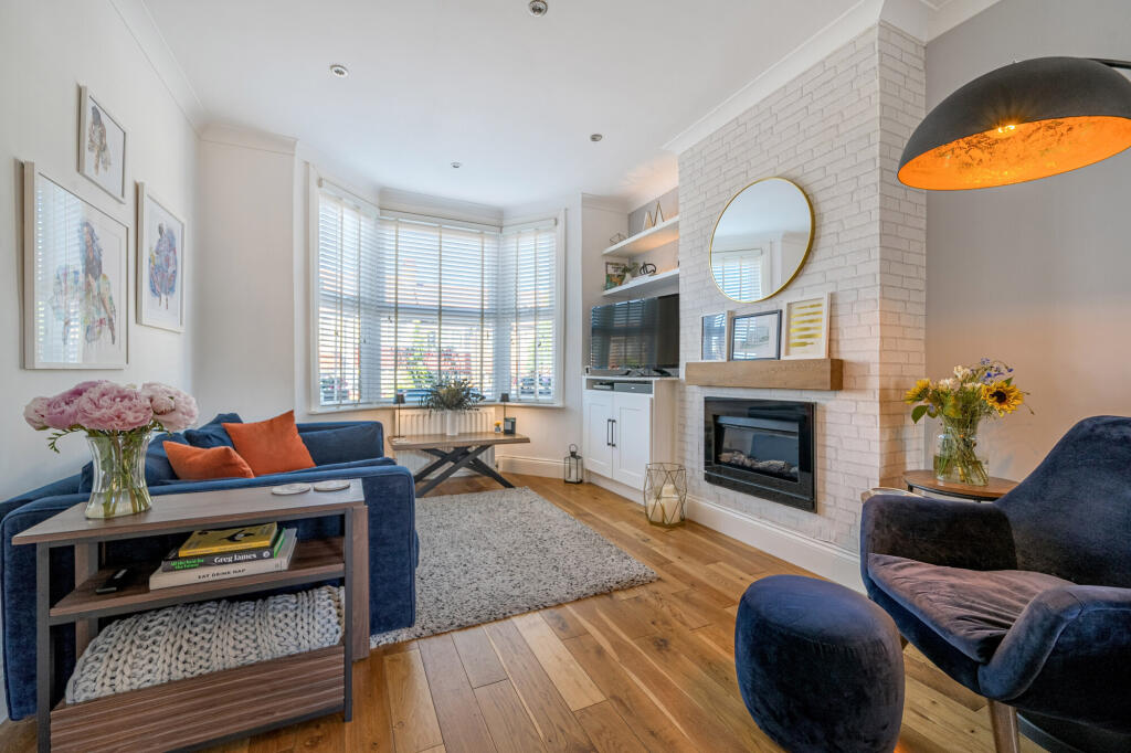Main image of property: Oakleigh Road North, Whetstone, N20