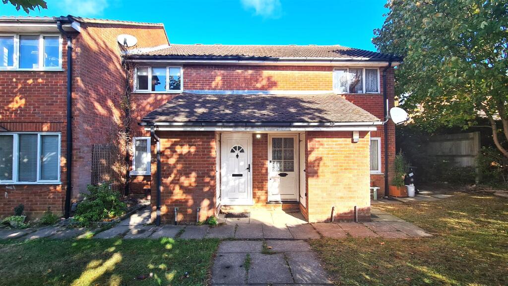 Main image of property: Green Road, Oakwood, N14