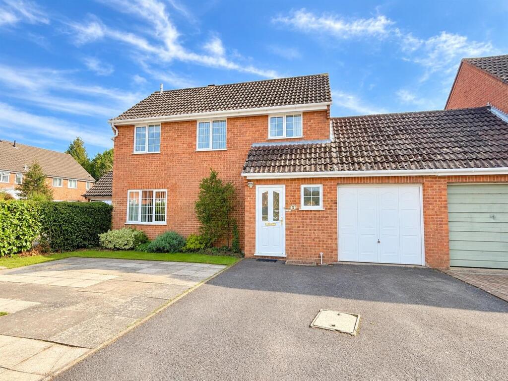 Main image of property: Holmgrove, Titchfield Common