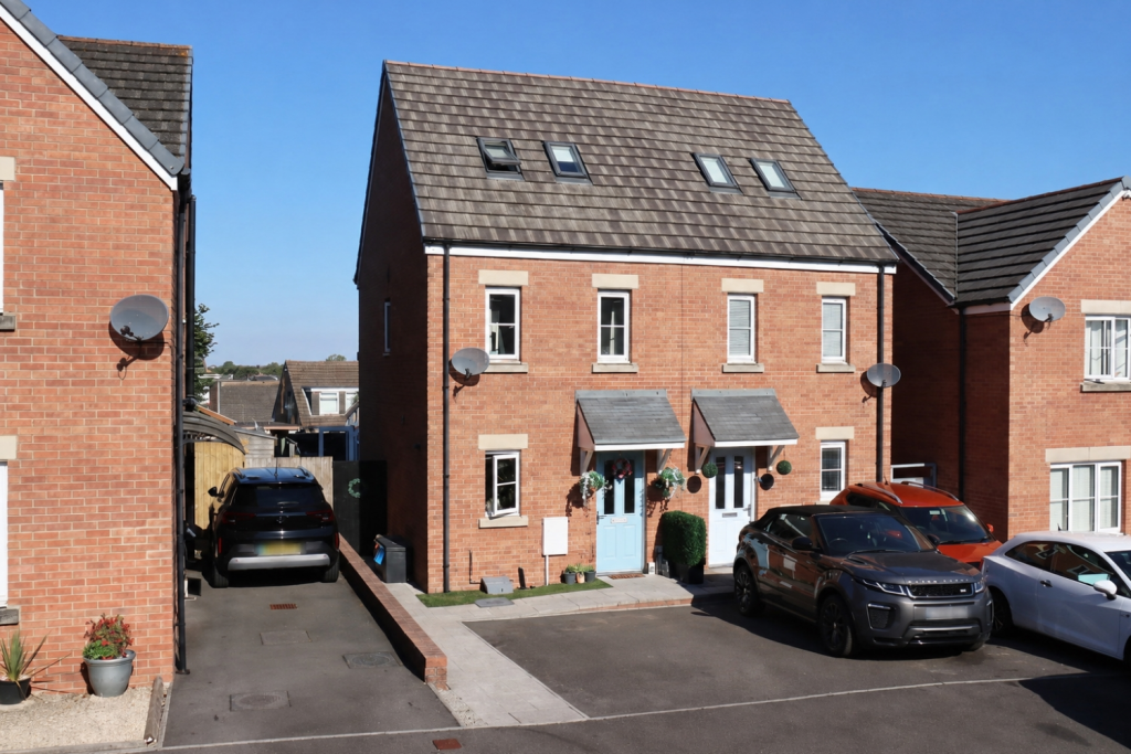 Main image of property: Cilgant Y Lein, Pyle, Bridgend