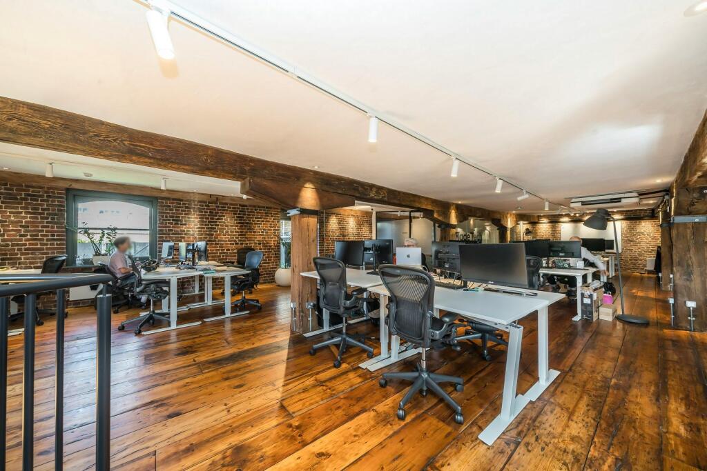 Office 2.jpg