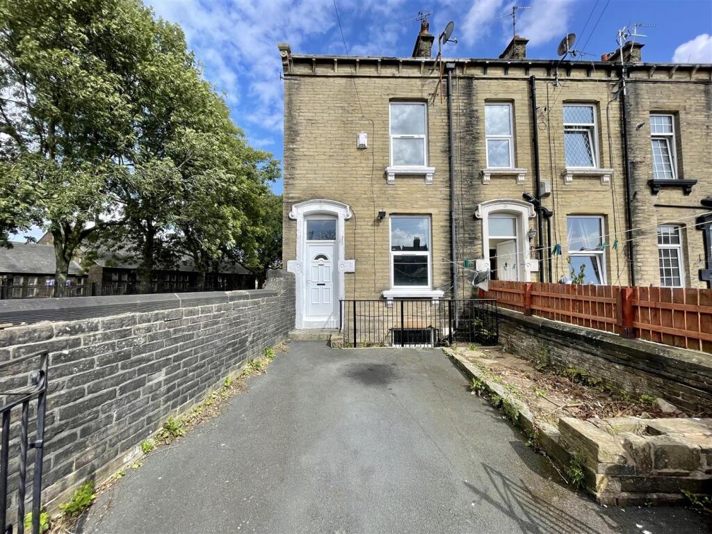 Main image of property: Vine Terrace West, Bradford 8
