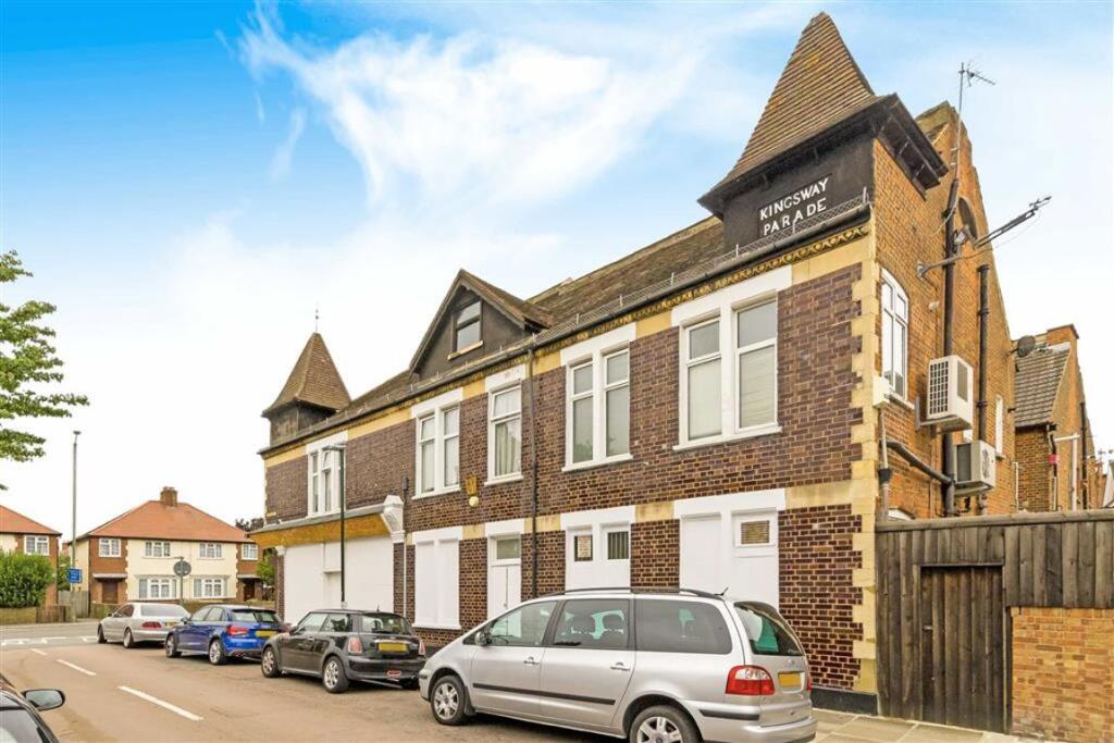 Main image of property: Lower Richmond Road, Mortlake
