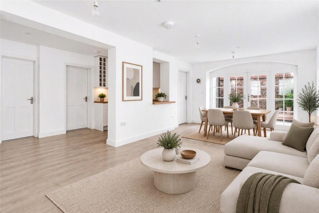 Main image of property: Walton Crescent, Oxford, Oxfordshire, OX1