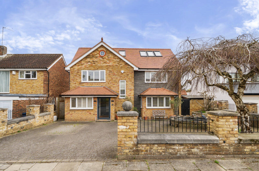 Main image of property: Hazelwood Close, Ealing Common, W5