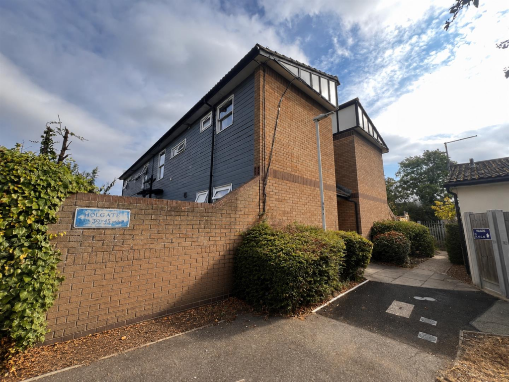 Main image of property: Holgate, Basildon